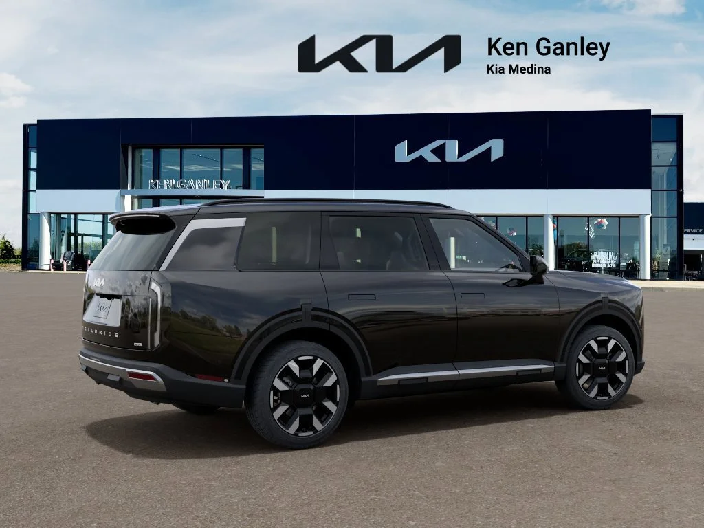 New 2027 Ebony Black Kia S image 6