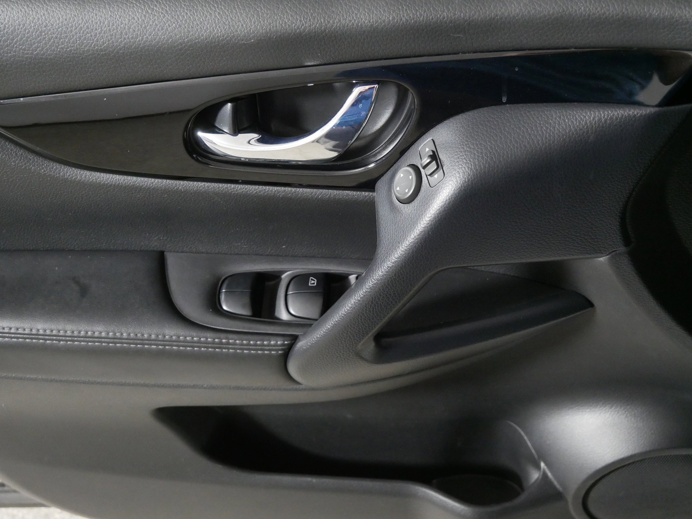 2022 Nissan Rogue Sport SL - Photo 19