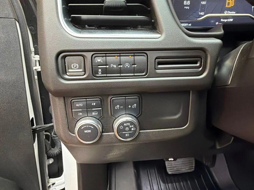 Used 2023 White Frost Tricoat GMC SLT image 26