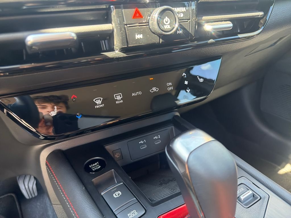 New 2026 Nissan Kicks SR 4D Sport Utility