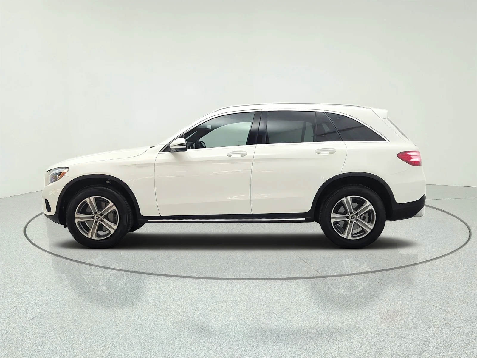 Used 2019 Polar White Mercedes-Benz GLC 300 4MATIC® SUV image 8