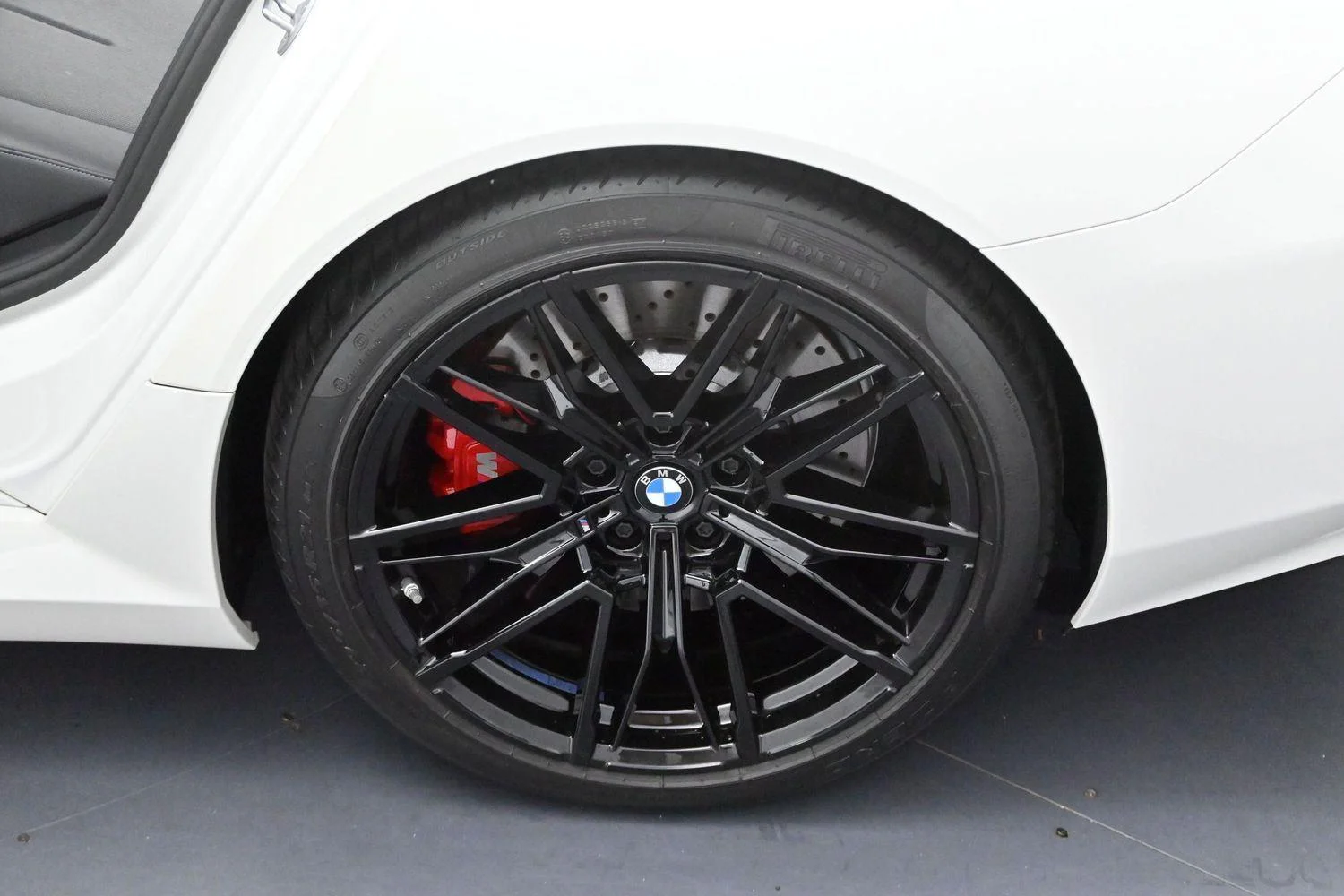 Used 2025 Alpine White BMW Sedan image 39