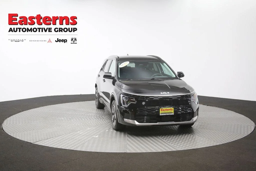 Used 2024 Black Kia Wind image 53