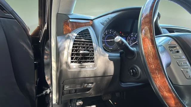 Used 2017 Black INFINITI Base image 21