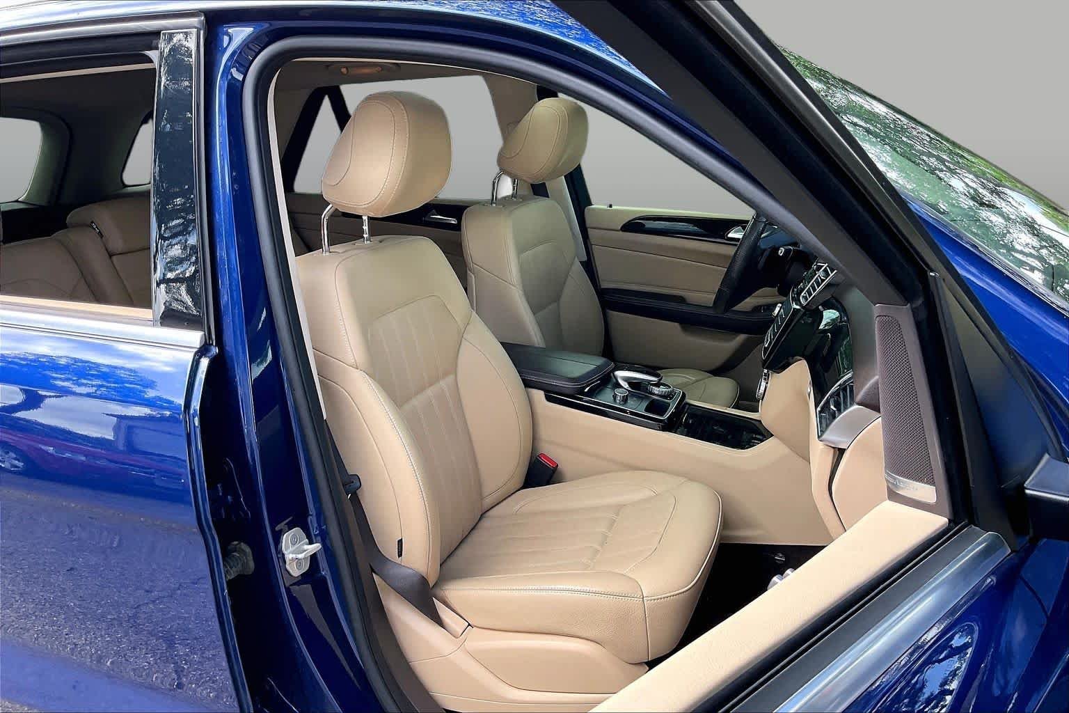 Used 2017 Brilliant Blue Metallic Mercedes-Benz GLE 350 image 8