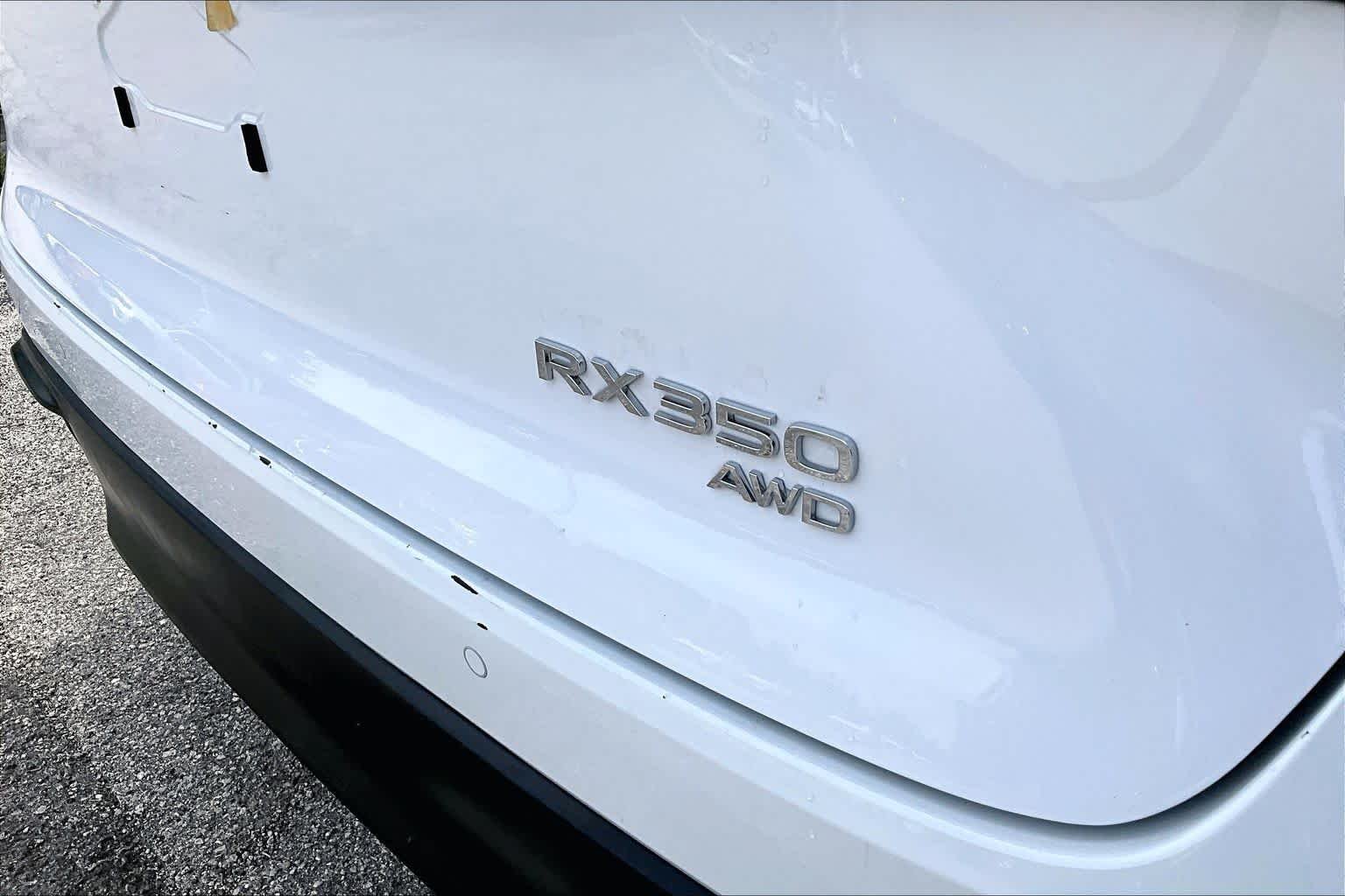Used 2024 Ultra White Lexus F SPORT Handling image 10