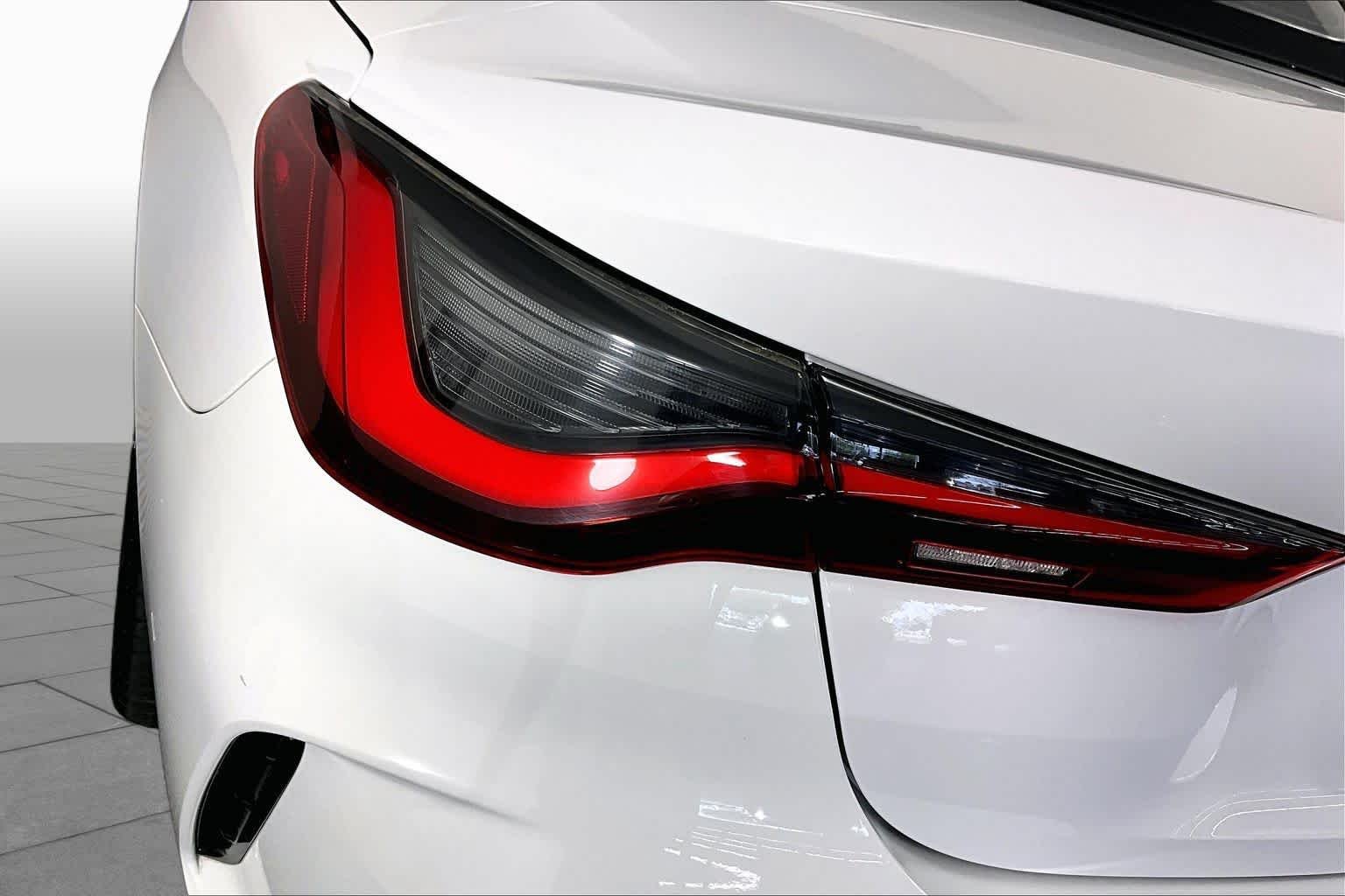 Used 2023 Alpine White BMW M440i image 27