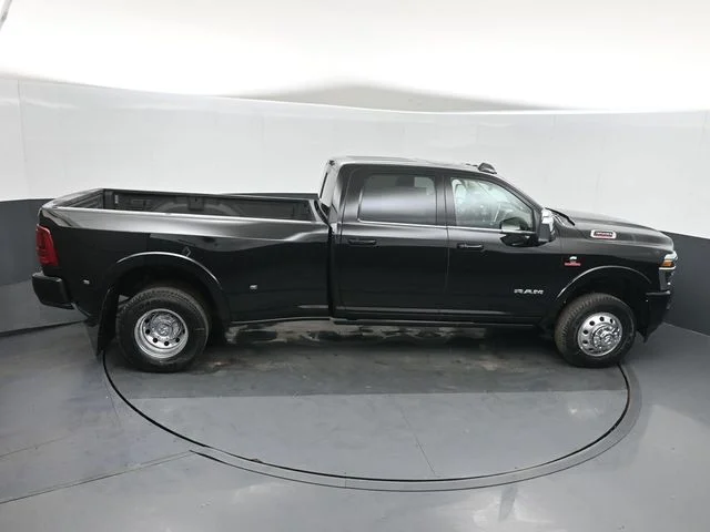 New 2026 Diamond Black Crystal Pearl-Coat Exterior Paint RAM Limited image 30