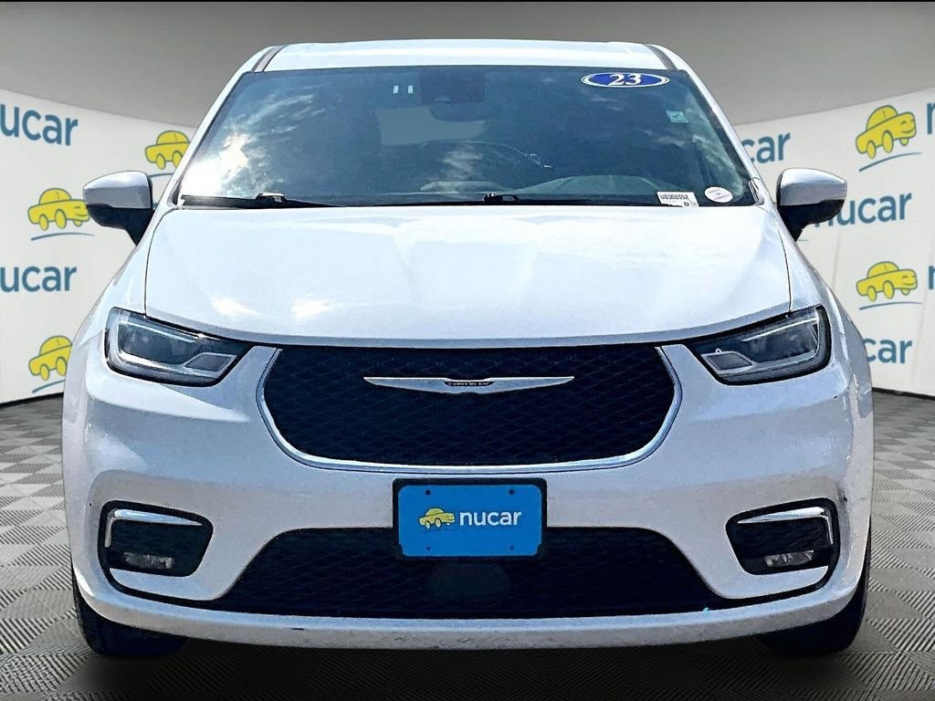 Used 2023 Bright White Clearcoat Chrysler Touring L image 2
