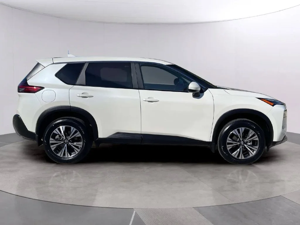 Used 2023 Pearl White Tricoat Nissan SV image 6