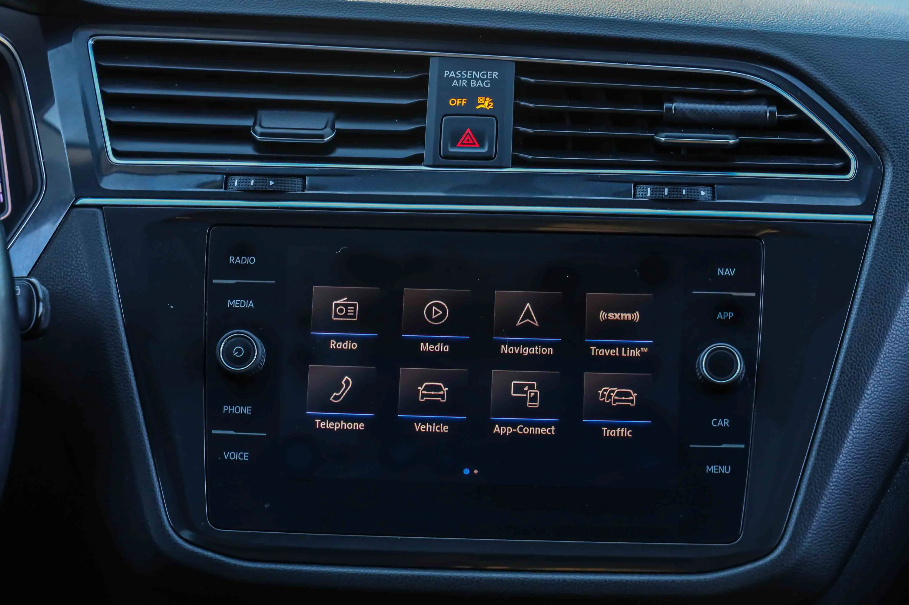 Used 2019  Volkswagen  image 11