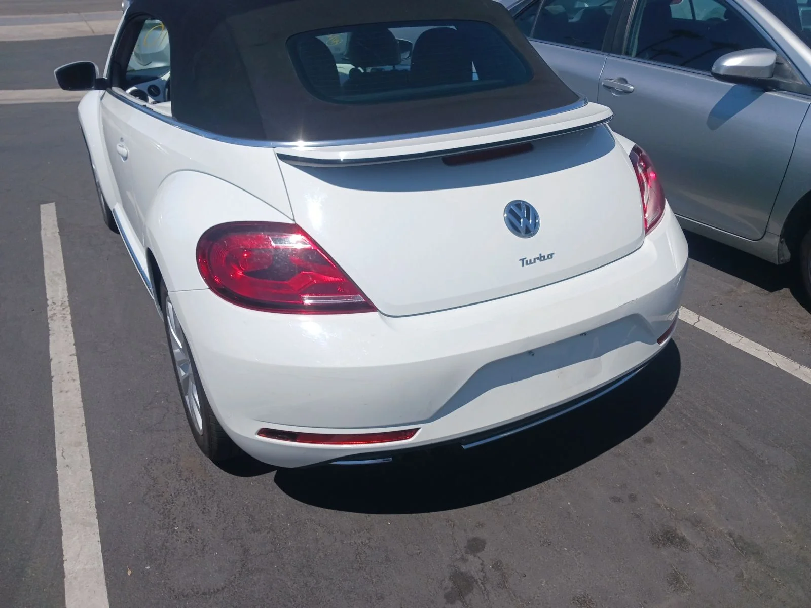 Used 2017 White Volkswagen 1.8T Classic image 4