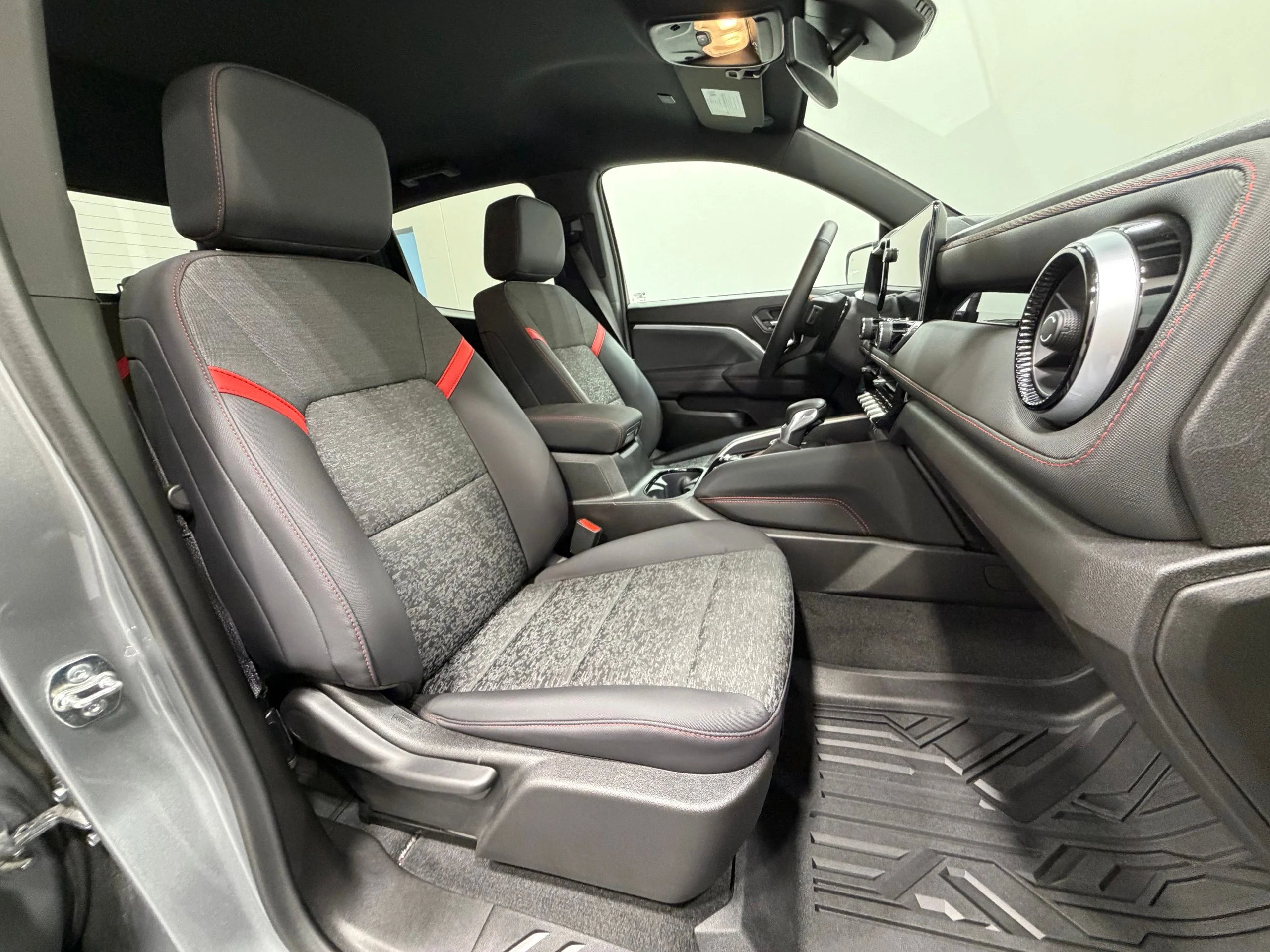Used 2026 Gray Chevrolet Z71 image 31
