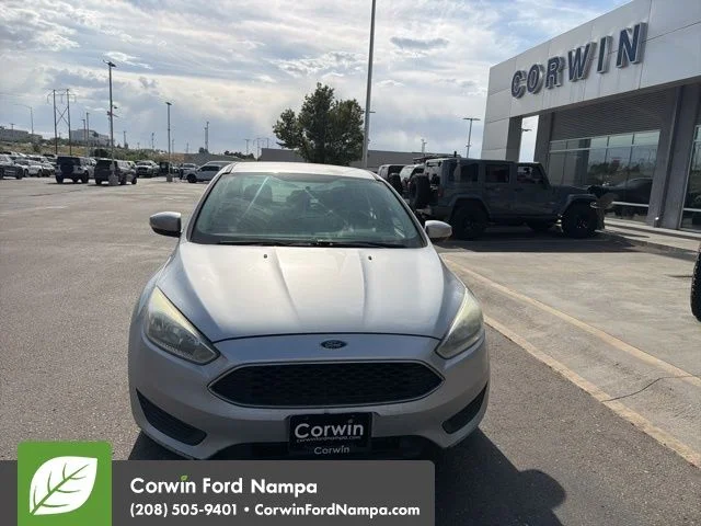 2016 Ford Focus Sedan SE's photo