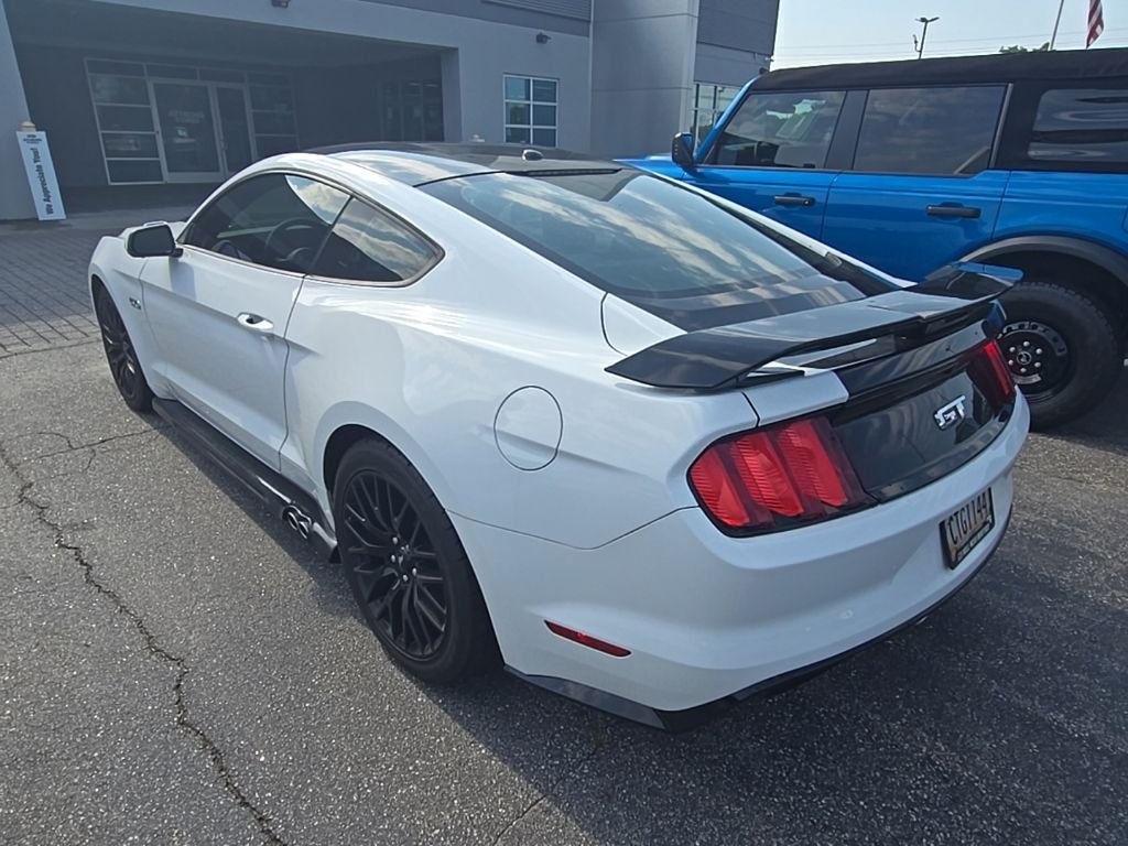 Used 2017 Oxford White Ford GT Premium image 3