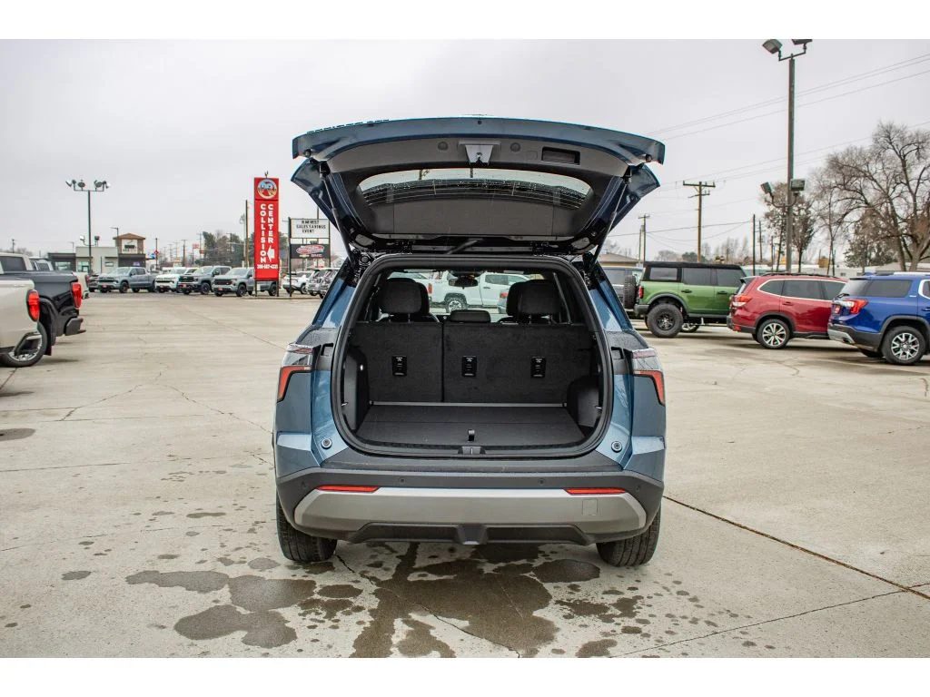 New 2026 LAKESHORE BLUE METALLIC Chevrolet AWD LT image 10