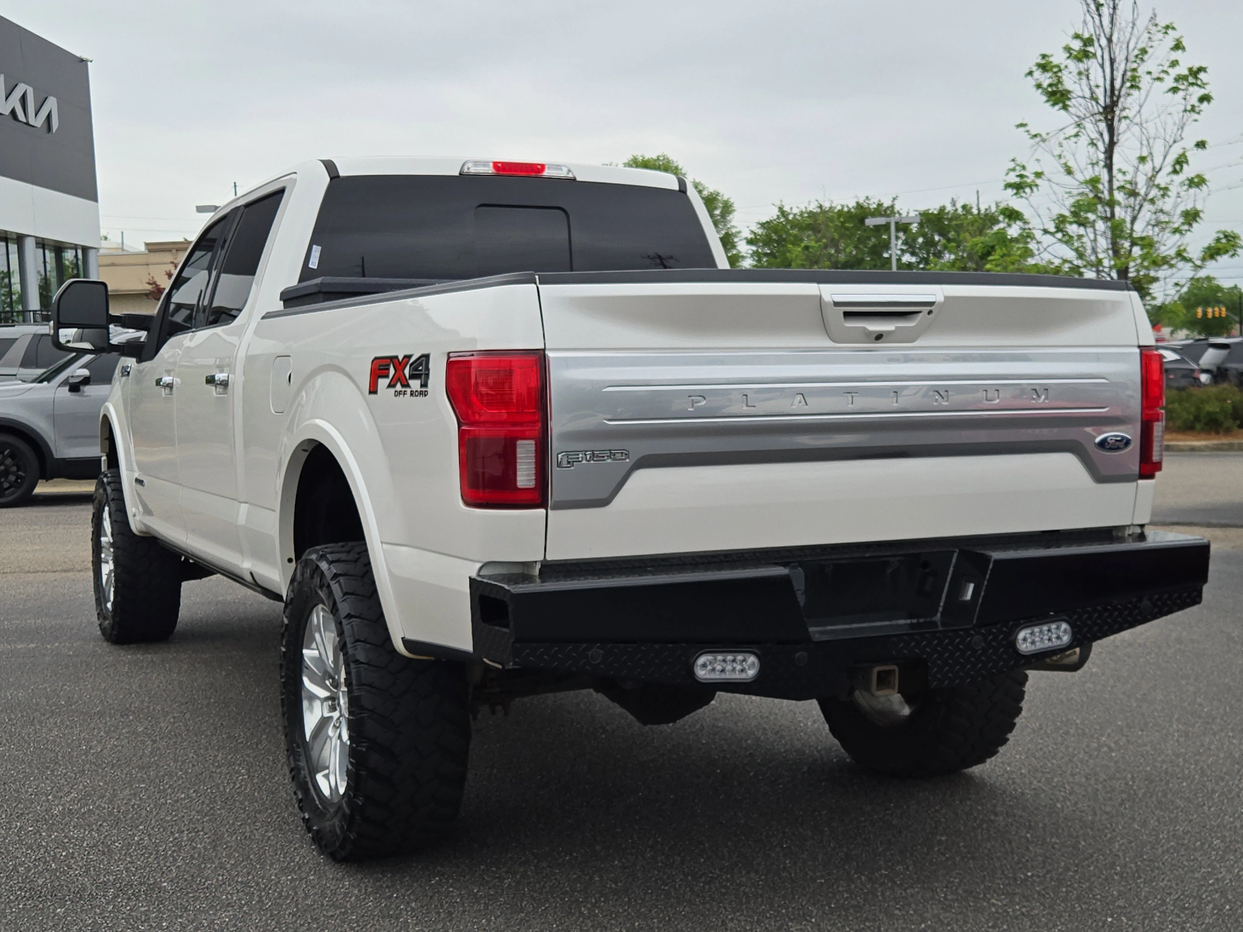 2019 Ford F-150 Platinum - Photo 8