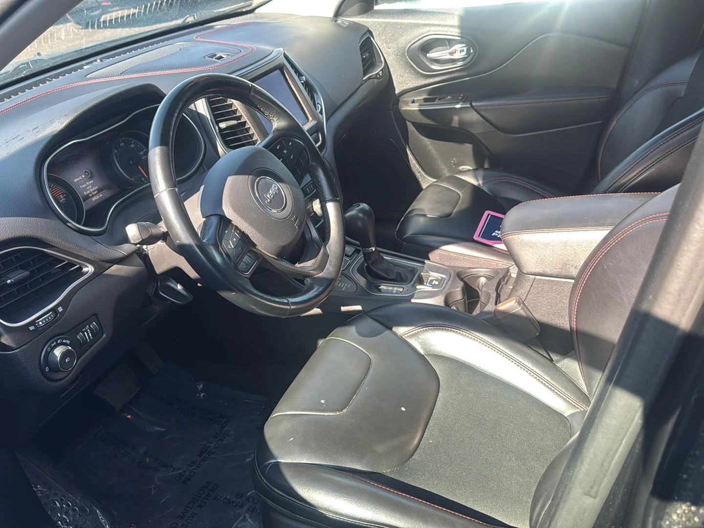 Used 2020 Diamond Black Crystal Pearlcoat Jeep Trailhawk image 7