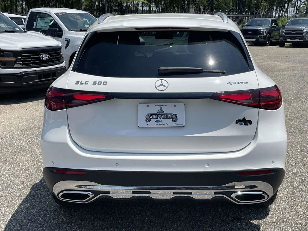 Used 2024 White Mercedes-Benz GLC 300 image 4