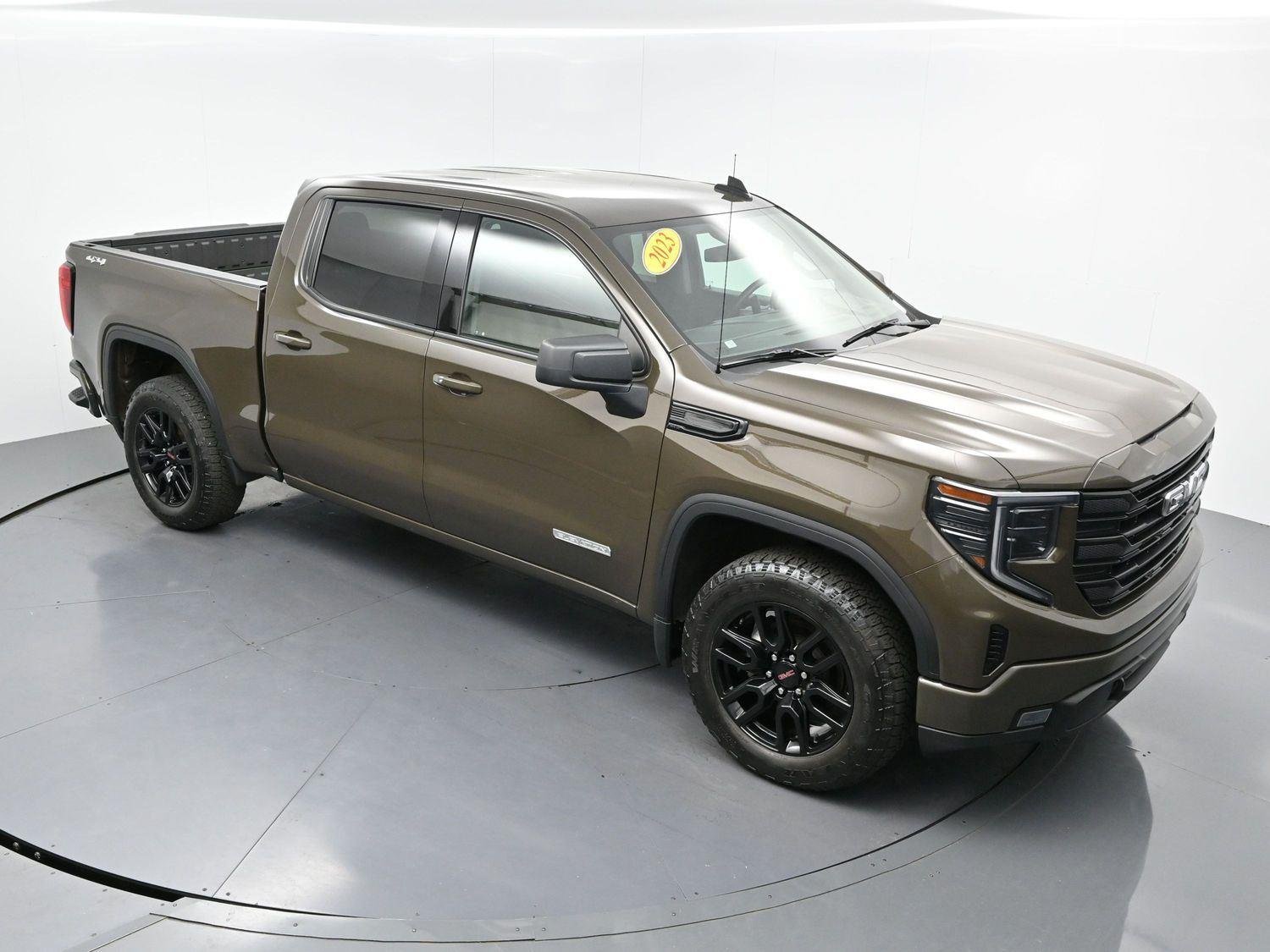 Used 2023 Deep Bronze Metallic GMC Elevation image 33