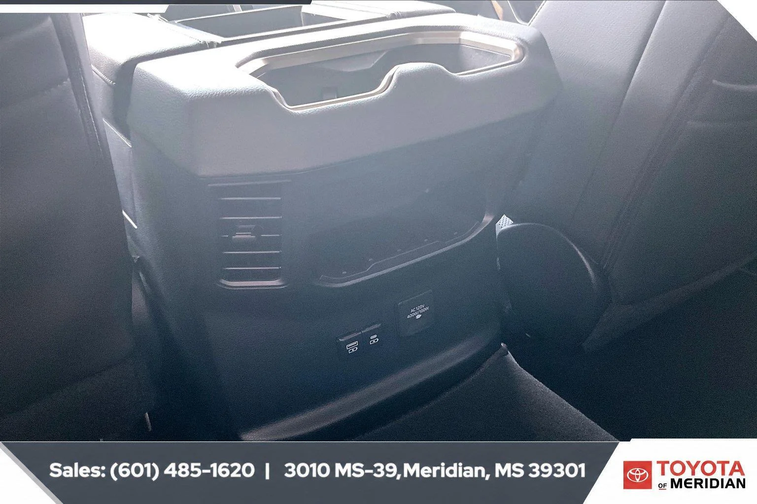 Used 2024 Ice Cap Toyota Limited Hybrid image 23