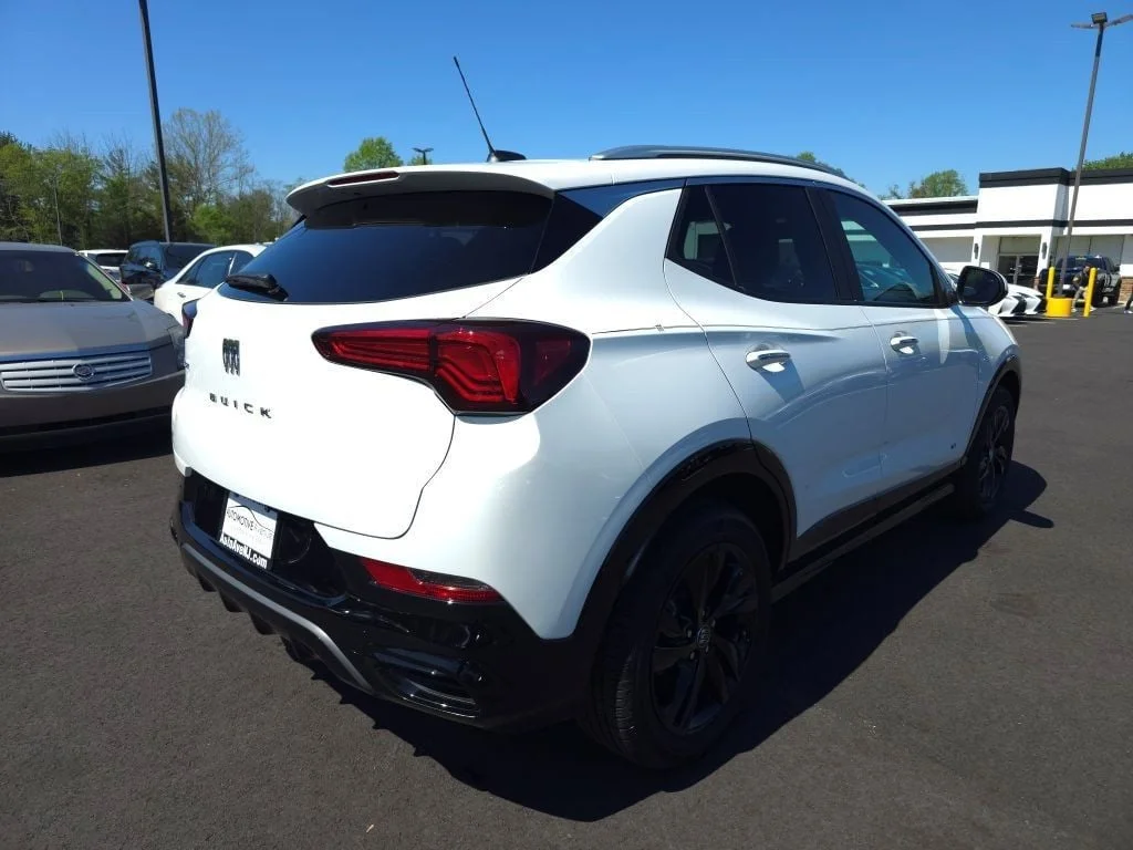 Used 2025 Summit White Buick 4dr Sport Touring w/ Power Liftgate image 5