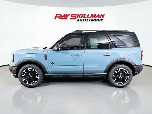 Used 2021 Blue Ford Outer Banks image 4