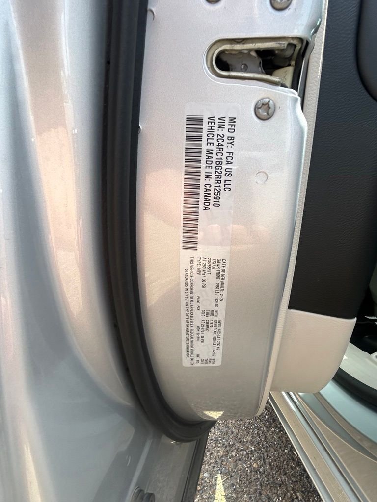 Used 2024 Silver Chrysler Touring L image 9