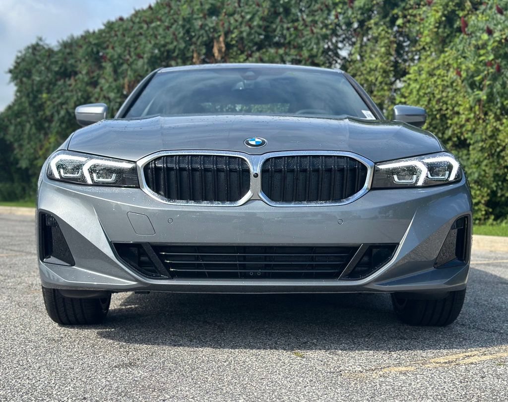 New 2026 Skyscraper Grey Metallic BMW 330i xDrive image 2