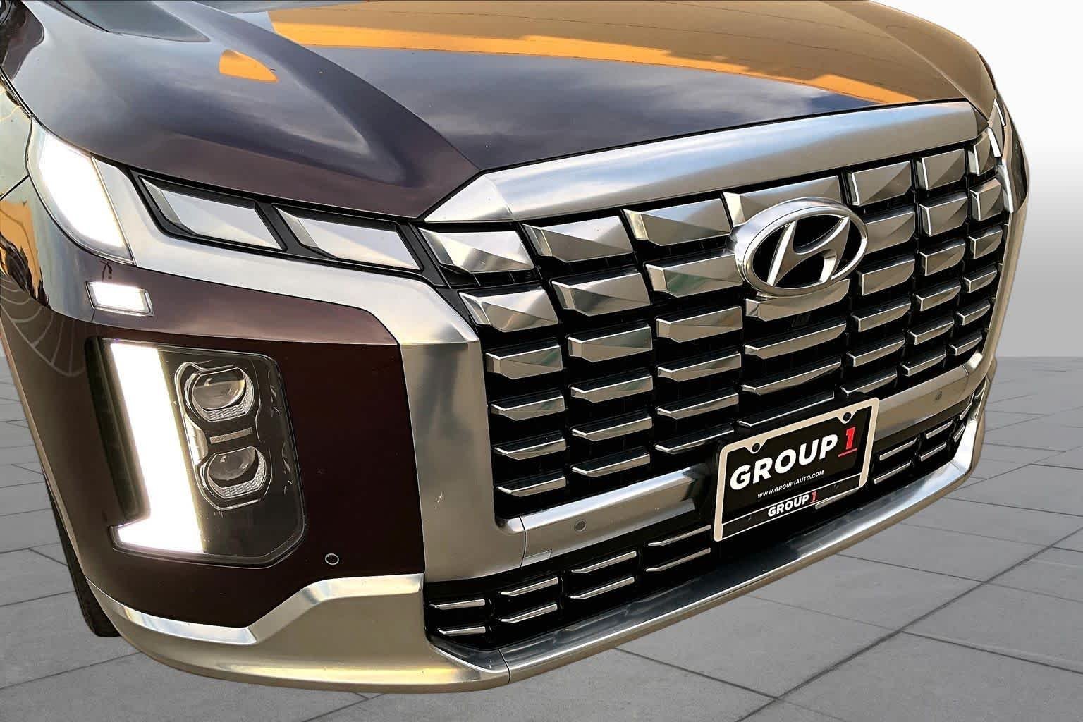 Used 2024 Sierra Burgundy Hyundai Calligraphy image 29