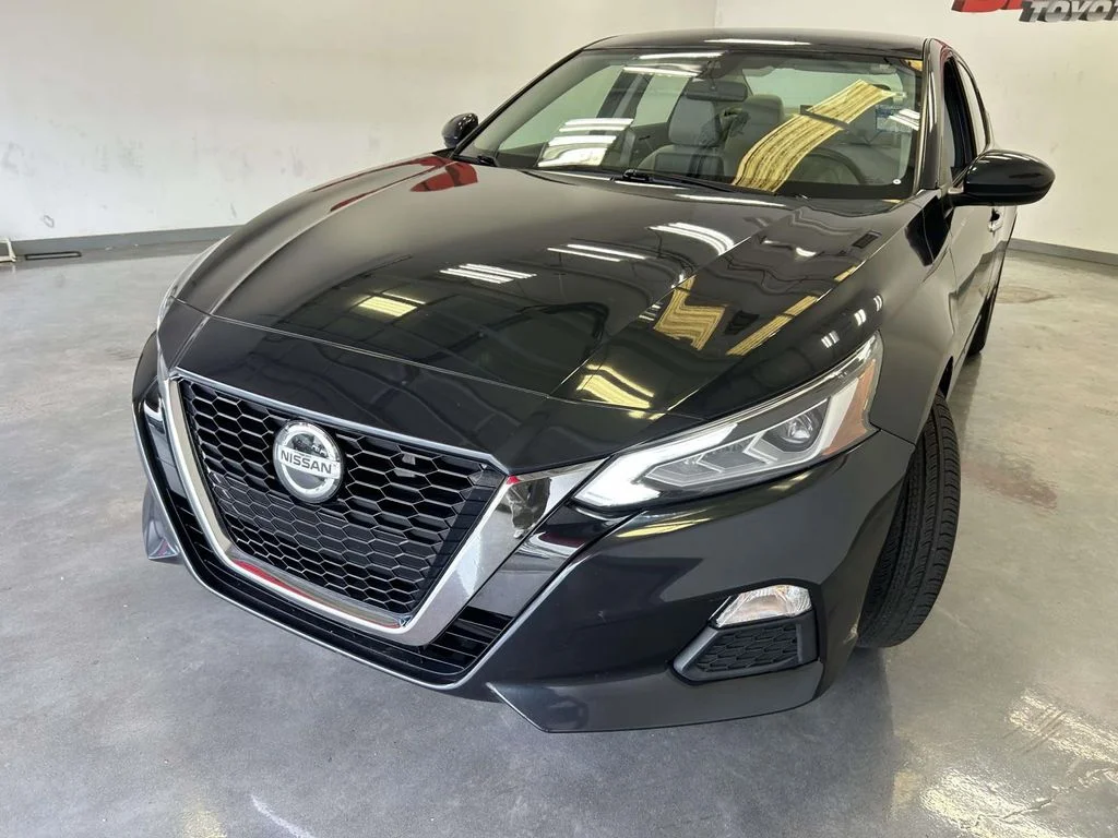 Used 2022 Blue Nissan 2.5 SV image 7