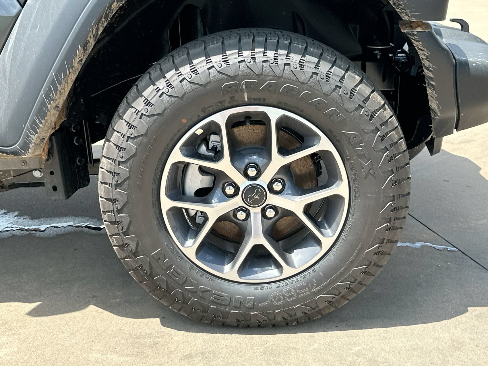 New 2024 Granite Crystal Metallic Clearcoat Jeep Sport S image 10