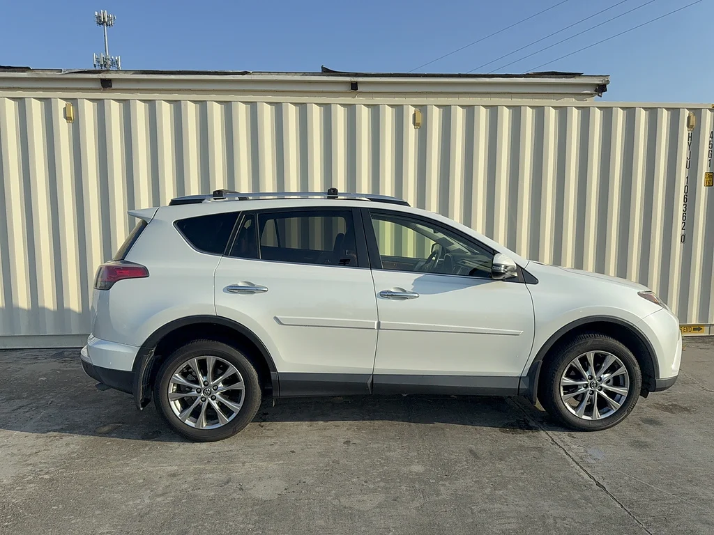 Used 2016 Blizzard Pearl Toyota Limited image 2