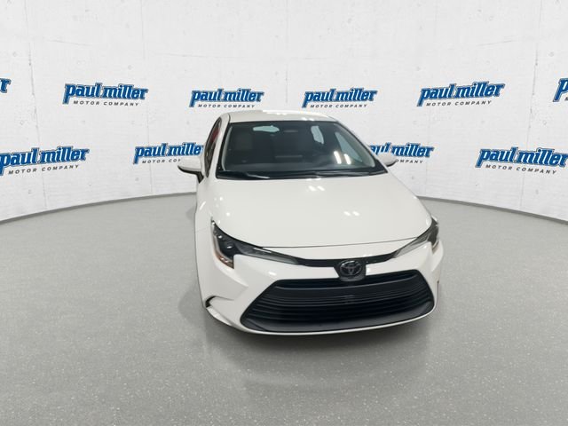 Used 2023 White Toyota LE image 3