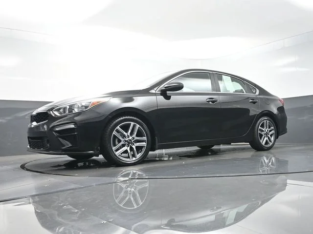Used 2021 Black Kia EX image 45