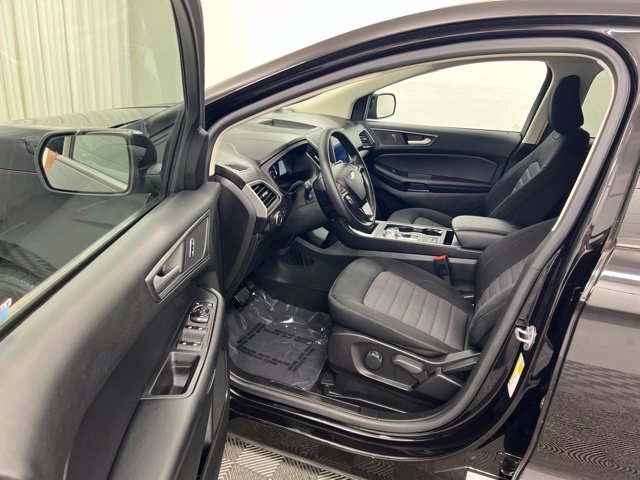 Used 2023 Black Ford SE image 12
