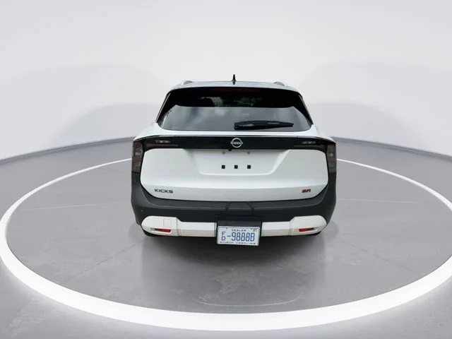 Used 2025 White Nissan SR image 7