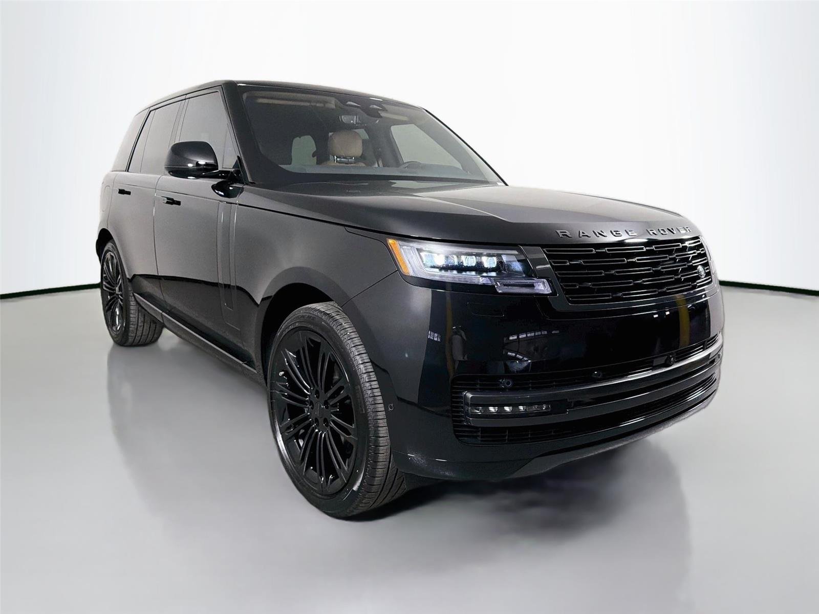 New 2026 Fuji White Land Rover SE image 3