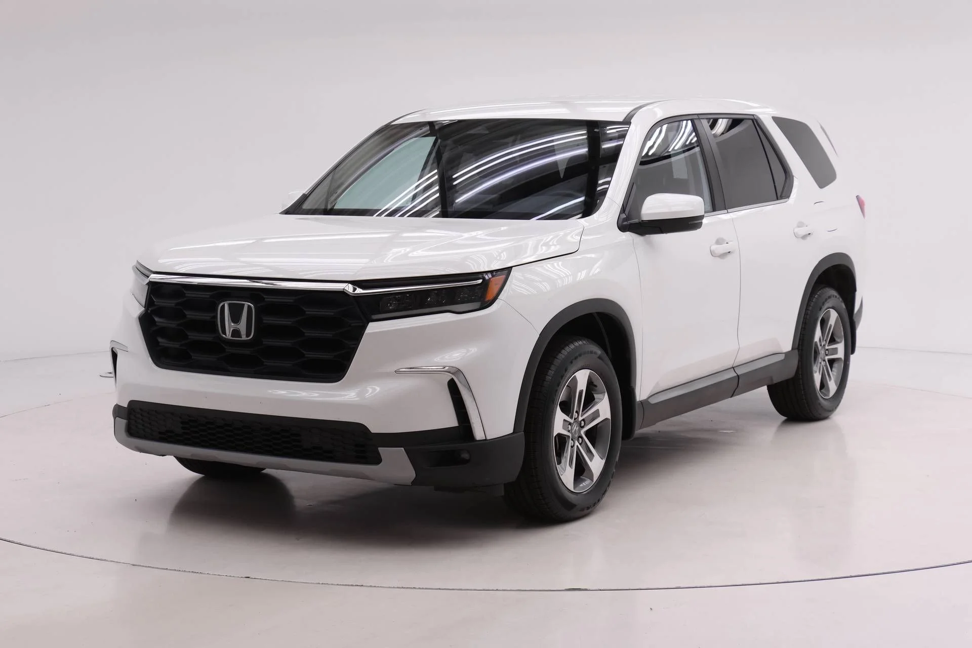 Certified Used 2024 Platinum White Pearl Honda EX-L image 1
