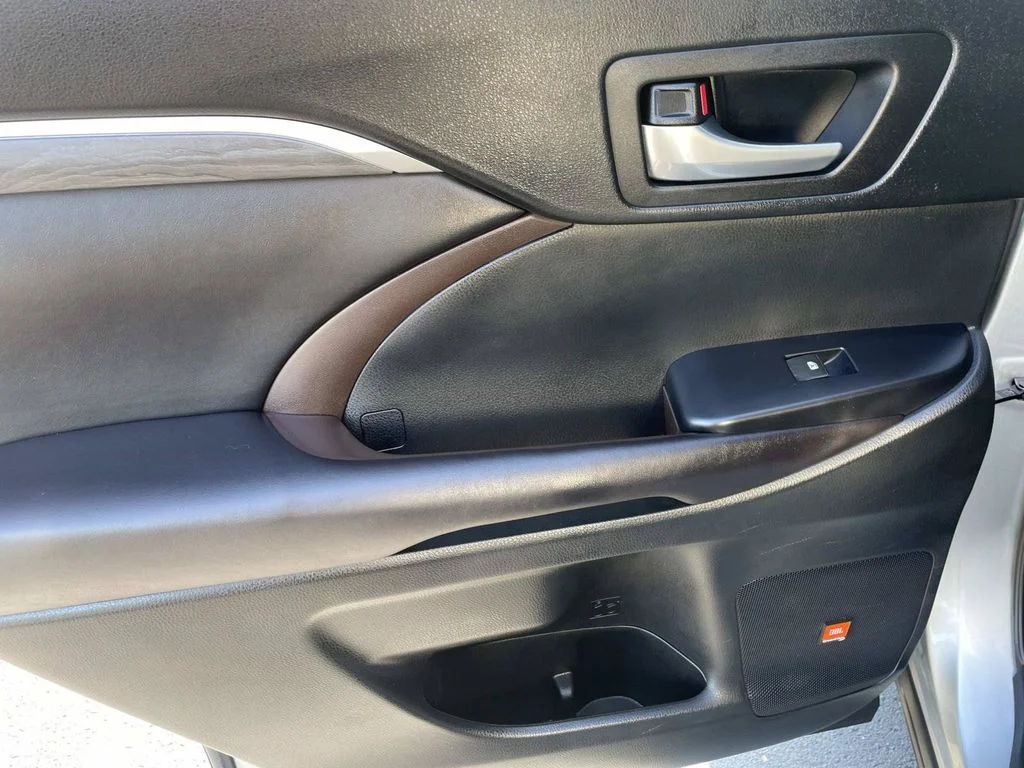 Used 2017 Silver Toyota Limited image 13