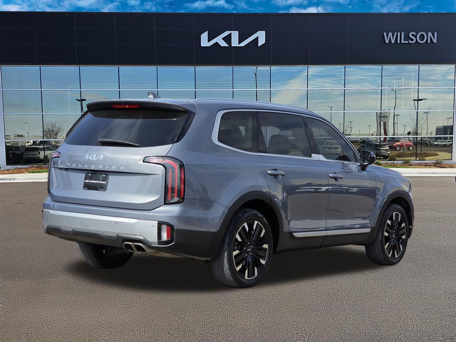 Used 2023 Everlasting Silver Kia SX image 4