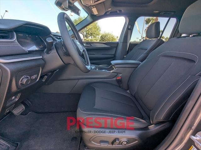 2025 Jeep Grand Cherokee Laredo - Photo 23