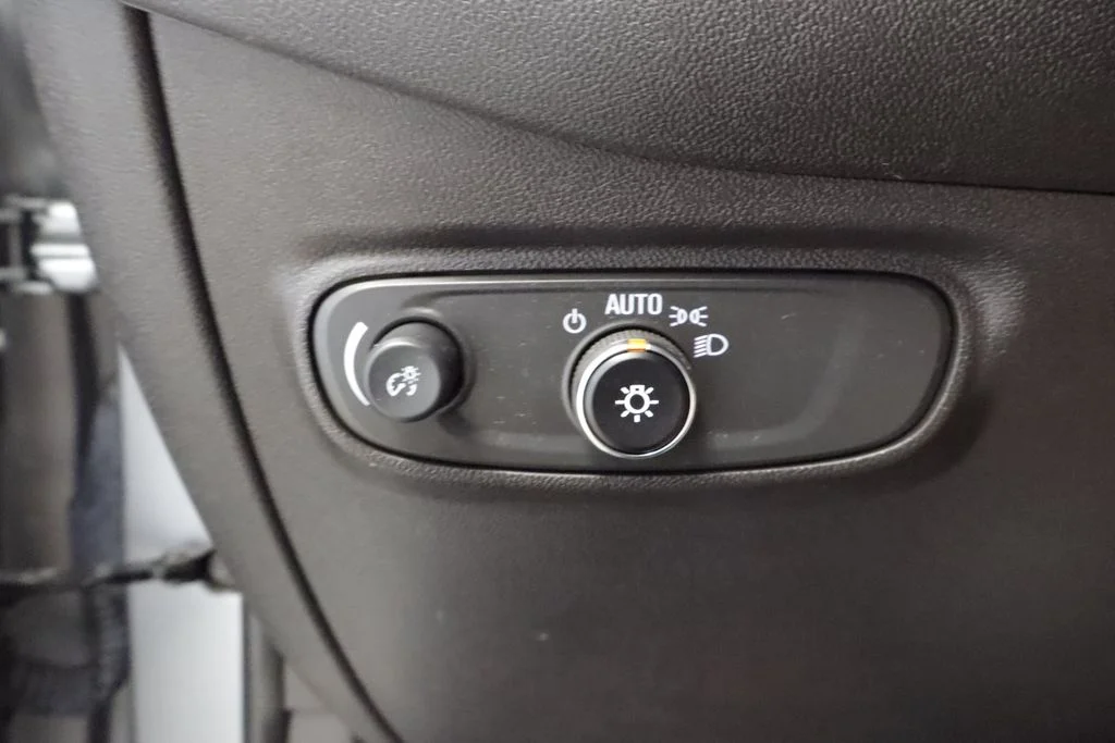 Used 2024 Gray Chevrolet LT image 27