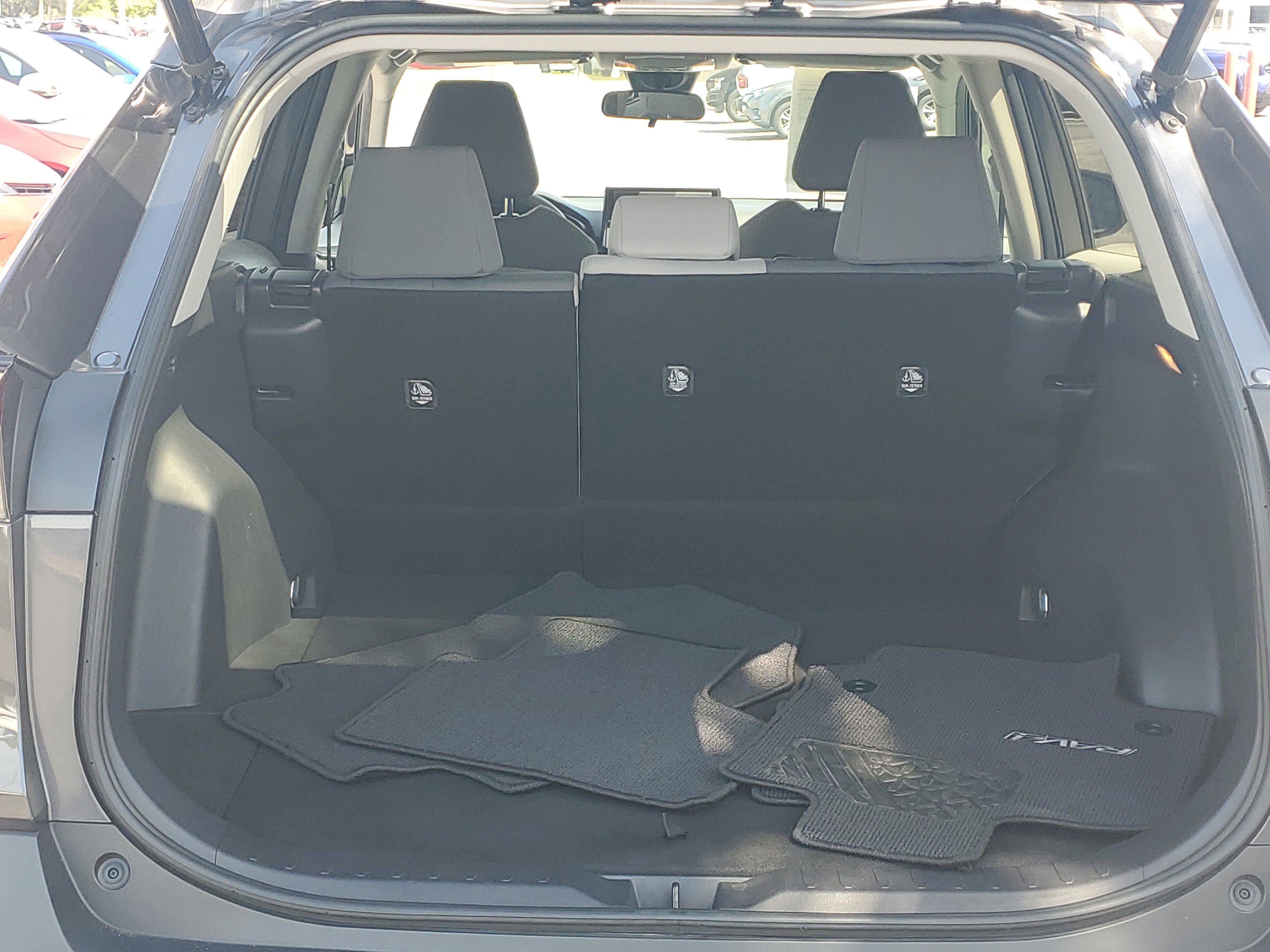 Used 2020 Magnetic Gray Metallic Toyota XLE image 8