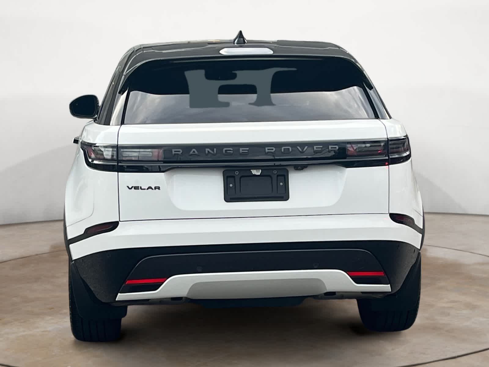 Certified Used 2026 Fuji White Land Rover Dynamic SE image 5