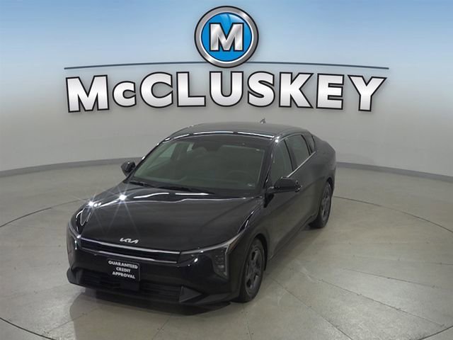 Used 2025 Black Kia LXS image 5