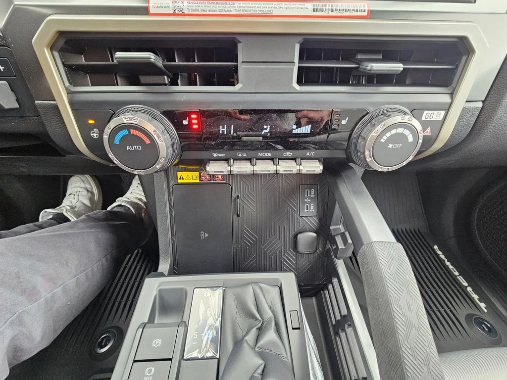 2026 Toyota Tacoma SR5 - Photo 13