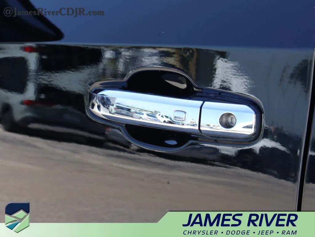 Used 2023 Black GMC Denali image 19