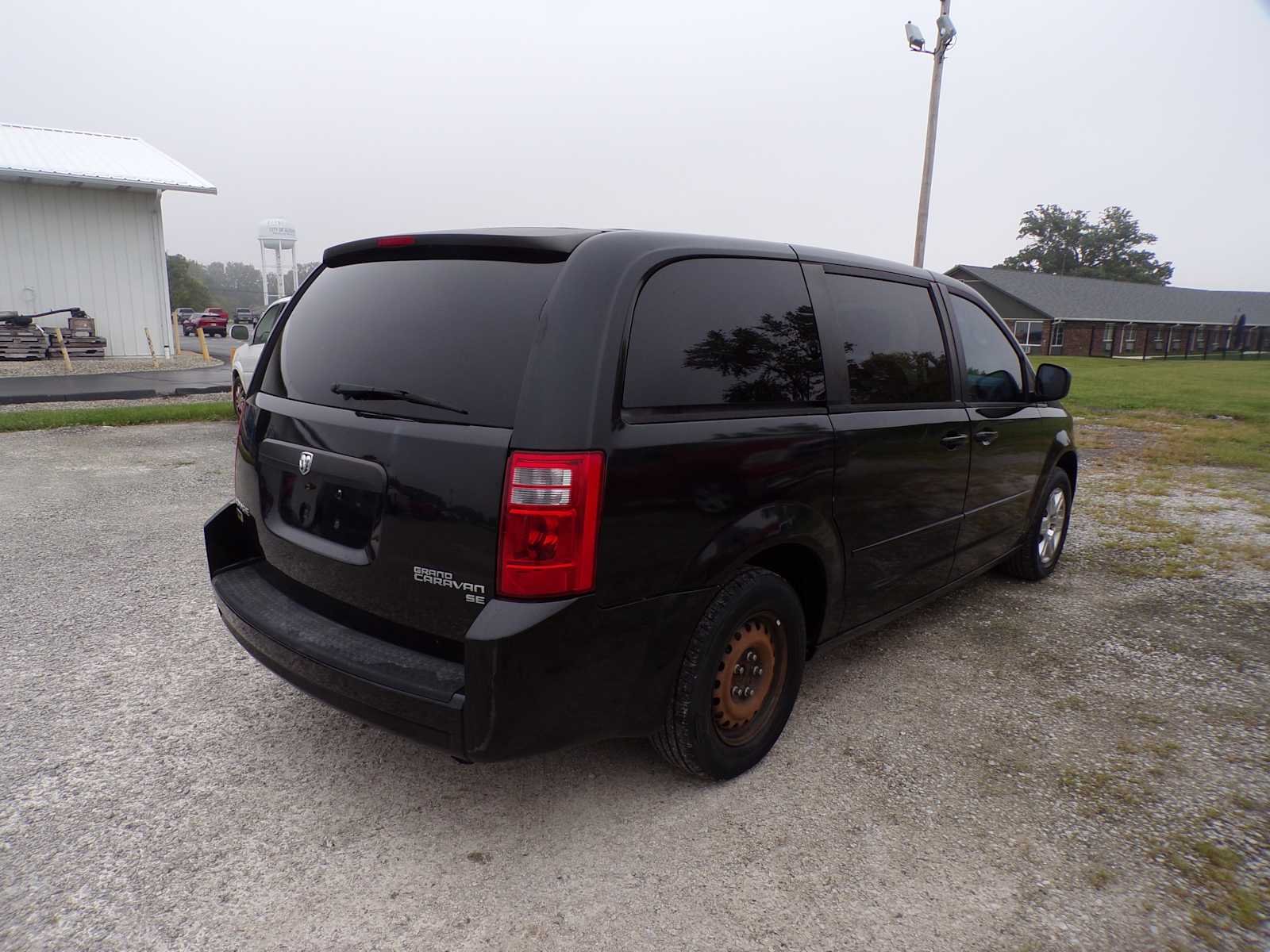 Used 2010  Dodge SE image 3