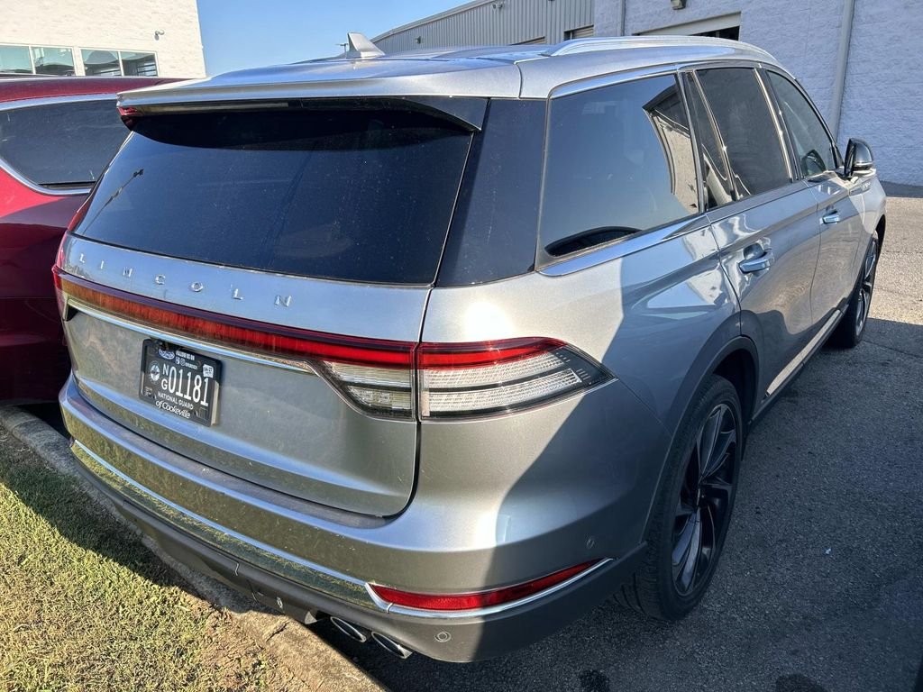 Used 2020 Radiance Metallic Lincoln Reserve image 3
